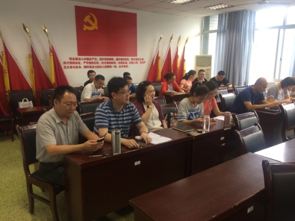 1498039290216043011.jpg 太阳成tyc7111cc成功举行“两学一做”知识抢答赛2_副本.jpg
