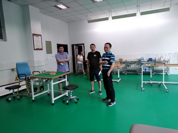 太阳成tyc7111cc开展运动人体科学实验实训中心安全检查专项工作.jpg